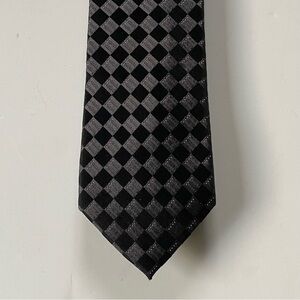 Calvin Klein Silk Necktie Black Gray Diamonds 58” long 100% men’s checked